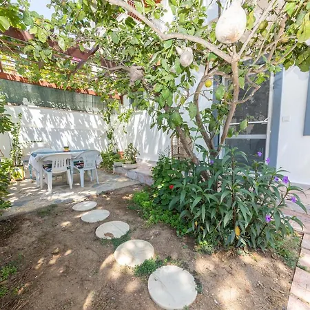 Cozy House With Shared Pools Near Beach In Bodrum